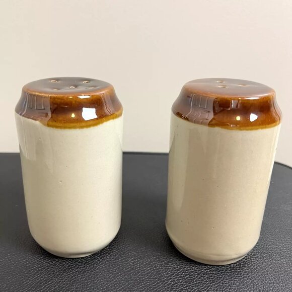 California Salt and Pepper Vintage Ceramic Shaker Set - Picture 3 of 3